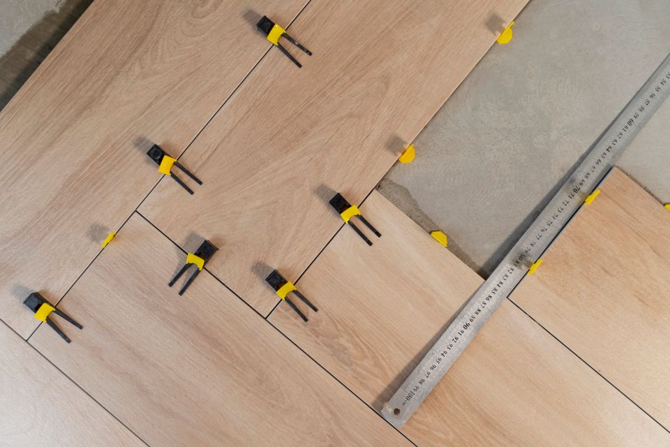 Pose de parquet ou de carrelage : comment faire mon choix ?