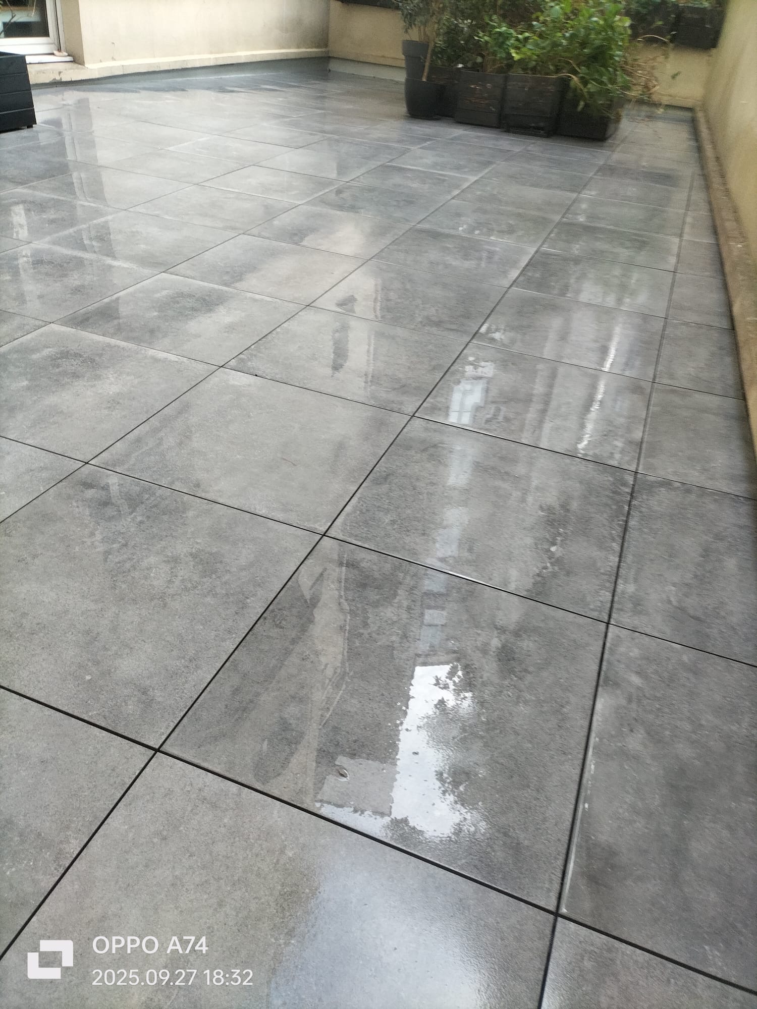 Terrasse carrelée terminée avec étanchéité liquide, Paris 12e, BATI DIAS